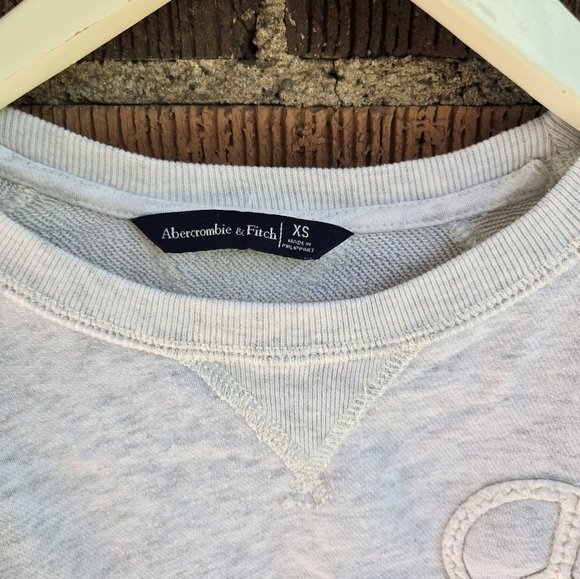 Abercrombie crew neck✌️ - Picture 2 of 6